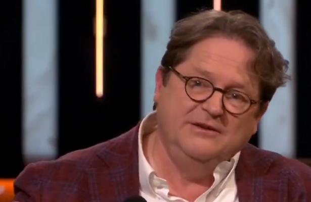 Microbioloog Andreas Voss aan tafel bij Op1 